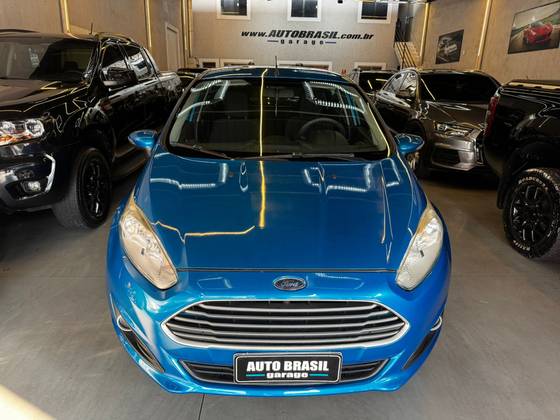 FORD FIESTA 1.6 SE HATCH 16V FLEX 4P POWERSHIFT FORD FIESTA 1.6 SE HATCH 16V FLEX 4P POWERSHIFT